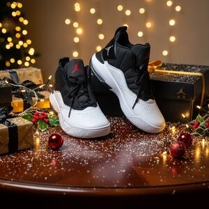 Jump Black and White Sneakers